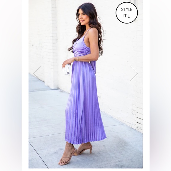 Lavender Pleated MIDI Dress - Picture 3 of 9